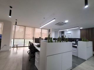 Foto 3 de Oficina de lujo en el casco comercial de Machala