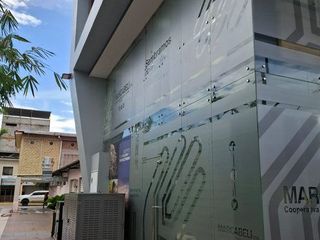 Foto 4 de Oficina de lujo en el casco comercial de Machala