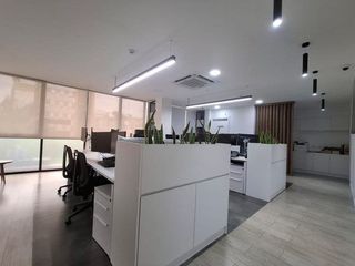 Foto 8 de Oficina de lujo en el casco comercial de Machala