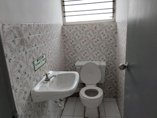 Foto 11 de VENTA DE CASA CON LOCAL COMERCIAL Y DEPARTAMENTOS