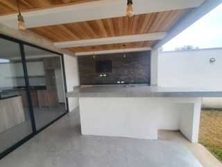 Foto 4 de SE RENTA HERMOS CASA DE TRES HABITACIONES ENTUMBCO