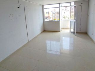 Foto 3 de ¡Buena Oportunidad En Condevilla – Smp! Departamento En Venta 3Er Piso Con Balcon Vista Al Parque