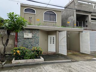 Foto 1 de Casa de venta La Garzota 3, 4 dormitorios, 2 parqueos, Norte de Guayaquil.