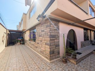 Foto 3 de ¡Casa en Esquina! 255m² de Terreno en Urb. Los Gladiolos – Pueblo Libre