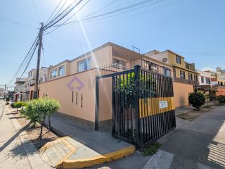 Foto 1 de ¡Casa en Esquina! 255m² de Terreno en Urb. Los Gladiolos – Pueblo Libre