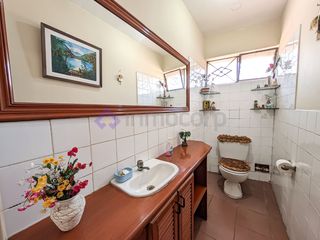 Foto 5 de ¡Casa en Esquina! 255m² de Terreno en Urb. Los Gladiolos – Pueblo Libre