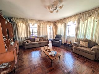 Foto 15 de ¡Casa en Esquina! 255m² de Terreno en Urb. Los Gladiolos – Pueblo Libre