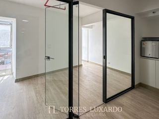Foto 5 de Alquiler de oficina de 24 m2 en el novedoso edificio Connect, Barranco
