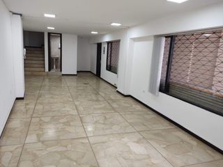 Foto 8 de LOCAL COMERCIAL U OFICINA CON MEZZANINE EN ARRIENDO 
SECTOR MAÑOSCA Y 10 DE AGOSTO