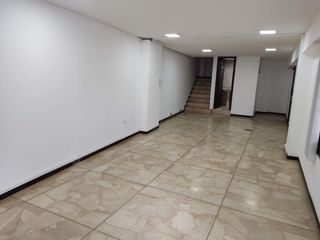 Foto 9 de LOCAL COMERCIAL U OFICINA CON MEZZANINE EN ARRIENDO 
SECTOR MAÑOSCA Y 10 DE AGOSTO
