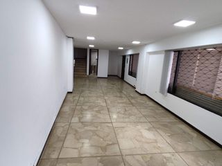 Foto 11 de LOCAL COMERCIAL U OFICINA CON MEZZANINE EN ARRIENDO 
SECTOR MAÑOSCA Y 10 DE AGOSTO