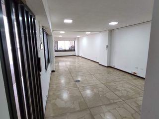 Foto 12 de LOCAL COMERCIAL U OFICINA CON MEZZANINE EN ARRIENDO 
SECTOR MAÑOSCA Y 10 DE AGOSTO