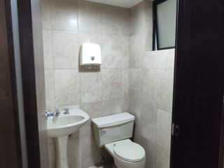 Foto 13 de LOCAL COMERCIAL U OFICINA CON MEZZANINE EN ARRIENDO 
SECTOR MAÑOSCA Y 10 DE AGOSTO