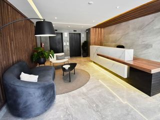 Foto 4 de Alquiler Miraflores - Dúplex Penthouse de 2 Dorm + Cocina Equipada + 1 Cochera + Áreas Comunes