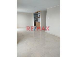 Foto 3 de Alquiler Departamento De Estreno - Área de 73.94 M2 ⭐vista exterior con balcón