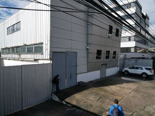 Foto 3 de Gran Oportunidad de Inversión: Galpón en Venta Sector El Inca
