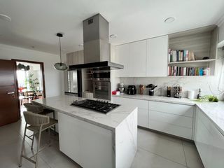 Foto 13 de Venta Dúplex de lujo con terraza de 63 m², jacuzzi y vista panorámica al Golf de San Isidro