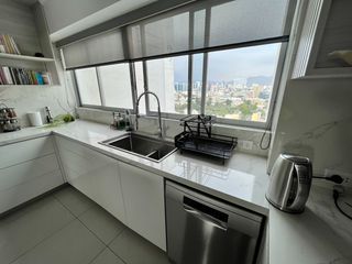 Foto 14 de Venta Dúplex de lujo con terraza de 63 m², jacuzzi y vista panorámica al Golf de San Isidro
