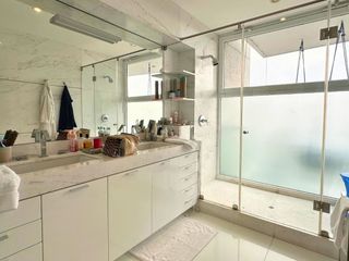 Foto 27 de Venta Dúplex de lujo con terraza de 63 m², jacuzzi y vista panorámica al Golf de San Isidro