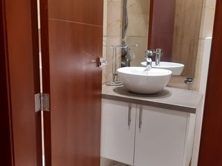 Foto 9 de ARRIENDO SUITE 72 M2, CON ESTUDIO, PISCINA, CUMBAYÁ