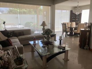 Foto 1 de Venta excelente casa en Las Lagunas con 4 a 5 Dormitorios y Suite Privada con Acceso Independiente, Terraza, Piscina y BBQ