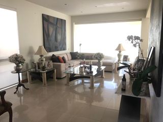 Foto 20 de Venta excelente casa en Las Lagunas con 4 a 5 Dormitorios y Suite Privada con Acceso Independiente, Terraza, Piscina y BBQ