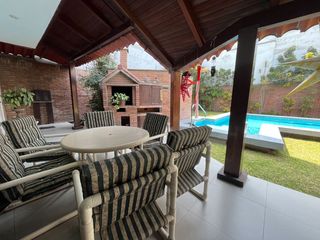 Foto 7 de Venta Exclusiva: Casa en Excelente Ubicación de Surco, Ideal para Proyecto Inmobiliario o Vivir – Con Piscina, Terraza y BBQ