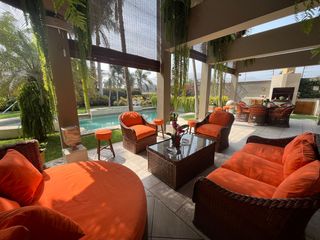 Foto 1 de Venta Exclusiva Casa de Lujo en Rinconada del Lago – Elegancia, Luz Natural y Confort con Piscina y Terraza