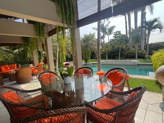 Foto 3 de Venta Exclusiva Casa de Lujo en Rinconada del Lago – Elegancia, Luz Natural y Confort con Piscina y Terraza