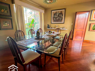 Foto 12 de Venta Exclusiva Casa de Lujo en Rinconada del Lago – Elegancia, Luz Natural y Confort con Piscina y Terraza