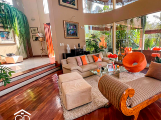 Foto 5 de Venta Exclusiva Casa de Lujo en Rinconada del Lago – Elegancia, Luz Natural y Confort con Piscina y Terraza