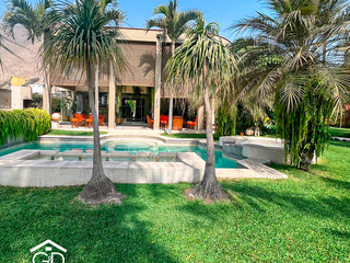 Foto 2 de Venta Exclusiva Casa de Lujo en Rinconada del Lago – Elegancia, Luz Natural y Confort con Piscina y Terraza