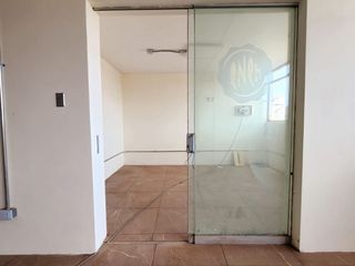 Foto 8 de Almacén, Recién Remodelado, distintos usos