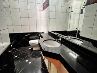 Foto 9 de Venta Excepcional en La Planicie, La Molina – Casa de 2500m² con Piscina, Cava y Potencial para Nuevo Proyecto