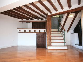 Foto 3 de Espacio y Estilo: Hermosa Casa Rústica Moderna en Alquiler