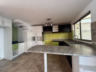 Foto 4 de CASA EN VENTA SECTOR CONOCOTO SANTA MÓNICA