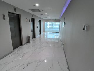 Foto 9 de MODERNA OFICINA EN SAN ISIDRO NEGOCIABLE