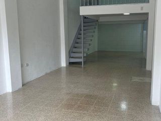Foto 4 de RENTA LOCAL COMERCIAL CENTRICO