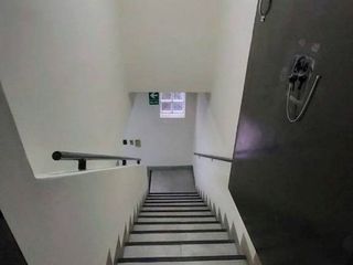Foto 2 de Edificio Comercial en Esquina en Av. El Ejército cuadra 5.