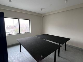 Foto 7 de Edificio Comercial en Esquina en Av. El Ejército cuadra 5.