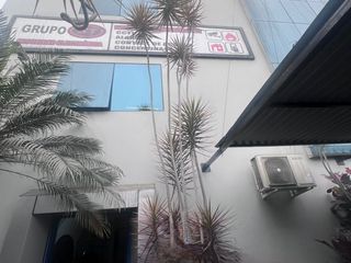 Foto 12 de Edificio Comercial en Esquina en Av. El Ejército cuadra 5.