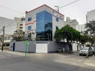Foto 24 de Edificio Comercial en Esquina en Av. El Ejército cuadra 5.