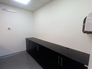 Foto 4 de 🏡 ¡Alquiler De Casa Ideal Para Uso Comercial En Ubicación Estratégica!📍 Urb. Las Casuarinas – San Vicente De Cañete