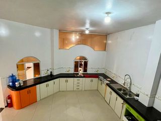 Foto 3 de Casa en venta en la Urb. El Porton- Santo Domingo
