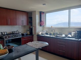 Foto 6 de DEPARTAMENTO EN VENTA CON VISTA SECTOR MASTODONTES NORTE QUITO