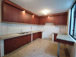 Foto 3 de CASA DE VENTA EN CARAPUNGO 4 HABITACIONES QUITO - ECUADOR