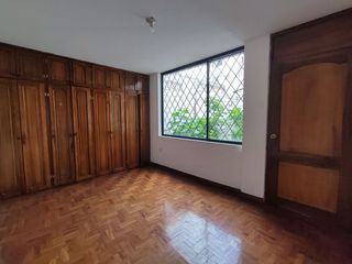 Foto 6 de CASA DE VENTA EN CARAPUNGO 4 HABITACIONES QUITO - ECUADOR