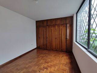 Foto 7 de CASA DE VENTA EN CARAPUNGO 4 HABITACIONES QUITO - ECUADOR