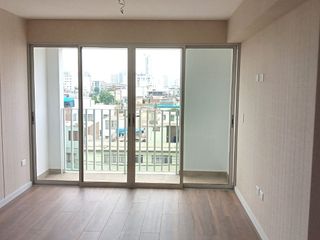 Foto 1 de Vendo Departamento 3 Dormitorios en Pueblo Libre Vista a la Calle