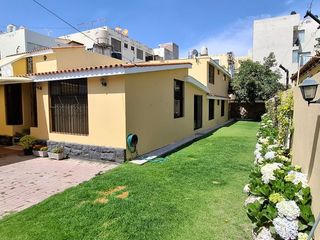 Foto 1 de Vendo Hermosa Casa En Urb. Los Girasoles En Cayma